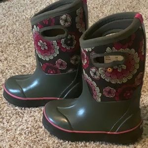 Girls size 11 Bogs boots